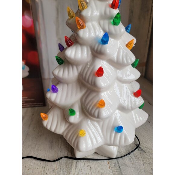 Mr Christmas nostalgic light up porcelain tree Xmas decor - Picture 4 of 8